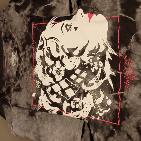 Suicide Squad Large like new t-shirt. This gray , white, and hints of black nice - Picture 2 of 5